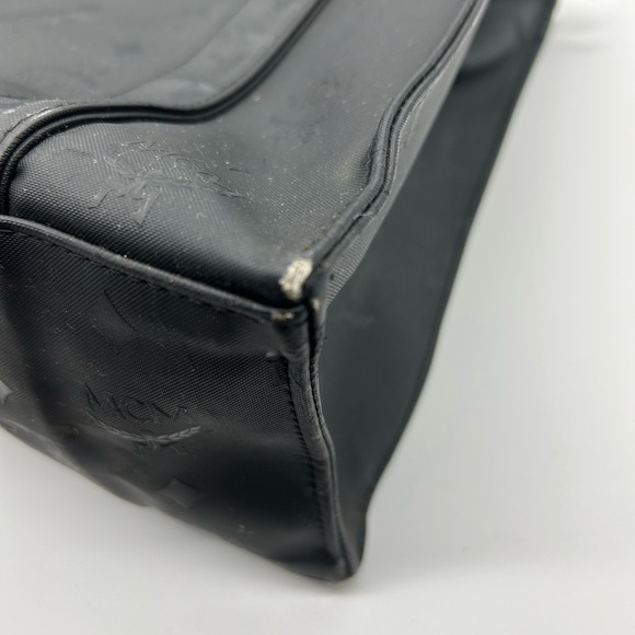 MCM VISETOS shoppers bag small tote. Black in color zipper top - Picture 6 of 12